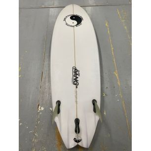 Surf Town and Country 5'11 + Fins